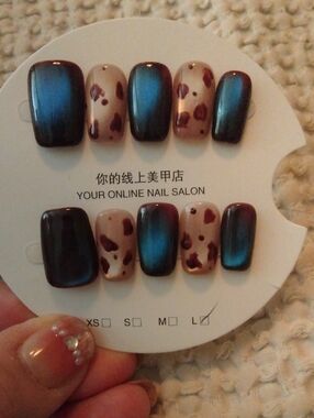 Size Large 2.0 Blue Cat Eye & Leopard Press-On Nails